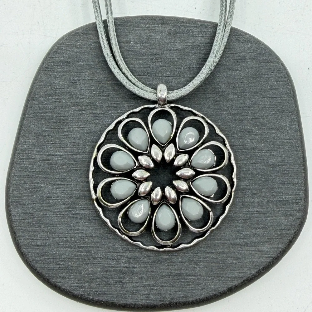 Silver Tone Gray Bead Floral Medallion Pendant Necklace Boho Statement Gift